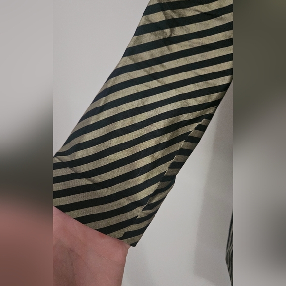 Vintage Striped Gold/Black Metallic blazer. Size medium - Picture 3 of 10